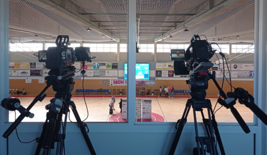 Partido de balonmano femenino disputado entre el Mecalia Atlético Guardés y el KH7 BM Granollers perteneciente a la Liga Guerreras Iberdrola